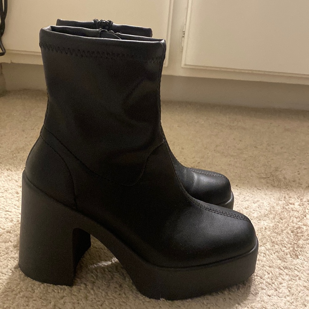 Mid ankle boots, only worn very little.